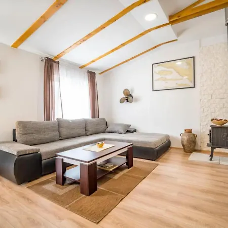House Oaza * Zadvarje